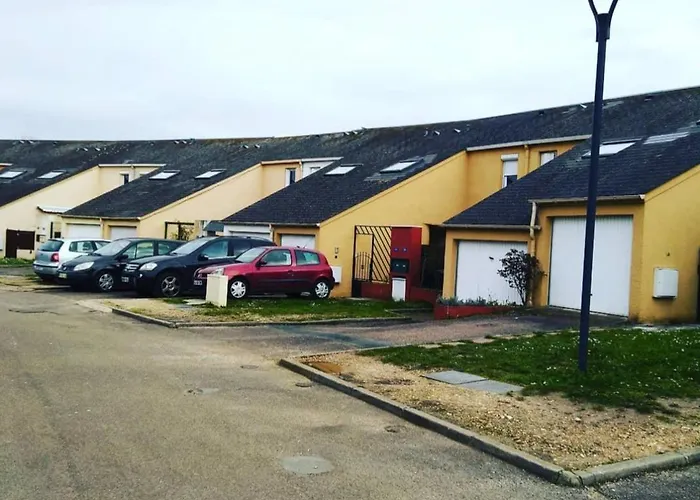 招待所 I38 Helianthe Maison Hlm Foyer Stephanais 38i 瓦勒德勒伊